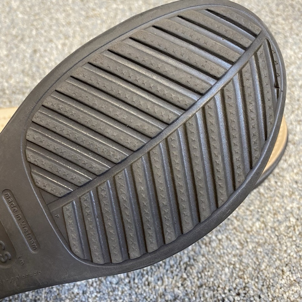 Crocs Sanrah Thong Sandals Women Size 9 Gray Hammered Circle Wedge Flip Flops - Picture 4 of 6